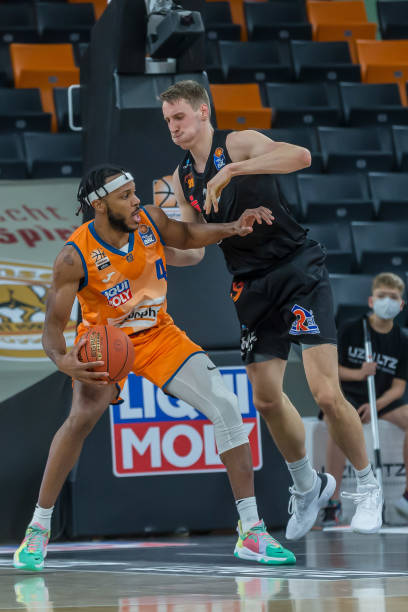 员的韧性和 员的韧性和