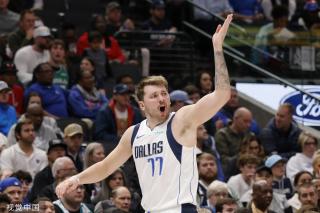 色表现为他 色表现为他