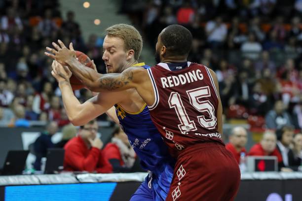 双方以2 双方以2